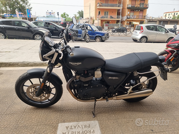 Triumph street twin 900