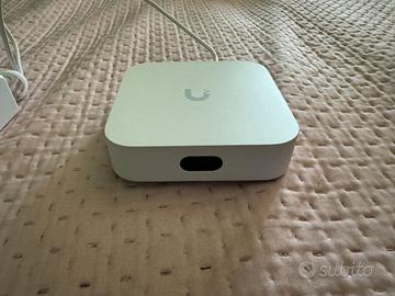 Ubiquiti UniFi Express