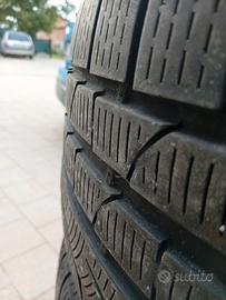235/40 R19 96V