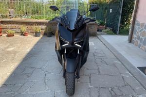X Max 300 tech max