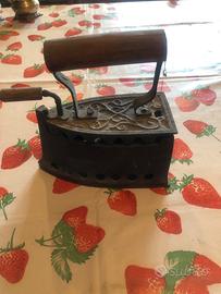 Ferro da stiro antico