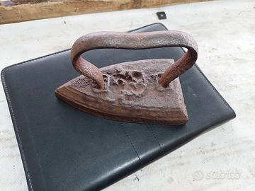 Antico Ferro da Stiro a Secco in Ghisa  