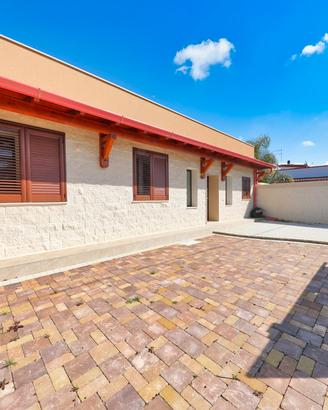 Ampia villa, come nuova su unico livello