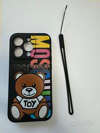 Moschino cover iphone 15 pro