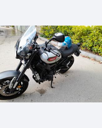 Yamaha xsr 900 cupolino alto