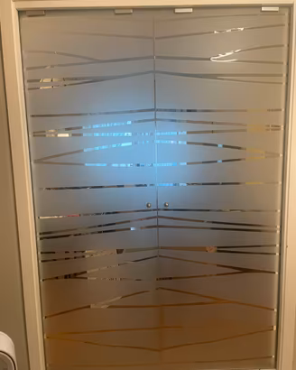 Porta scorrevole doppia anta in vetro decorato