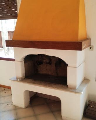caminetto in marmo bianco 