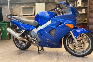 Moto Honda VFR 800