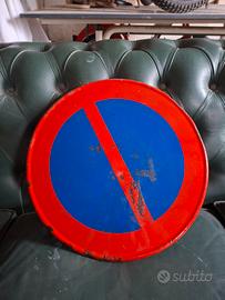 Segnale Stradale Vintage d'Epoca 
Divieto di Sosta