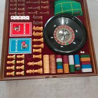 Gioco in legno: scacchi, dama, roulette, dadi, ecc