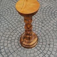 colonna in legno di ulivo