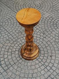 colonna in legno di ulivo