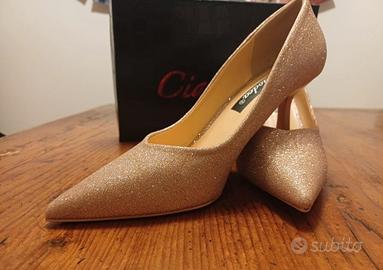 décolleté con brillantini 37