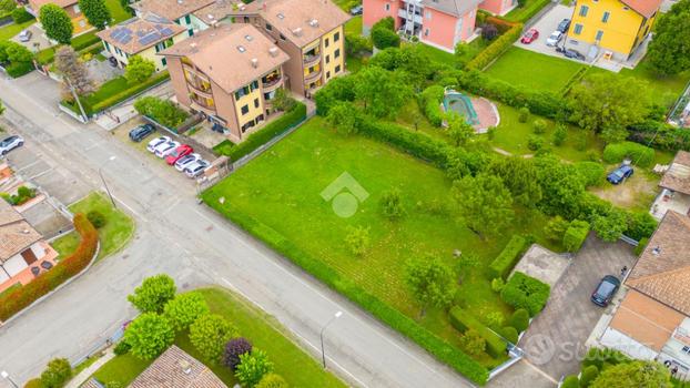 TER. RESIDENZIALE A QUATTRO CASTELLA