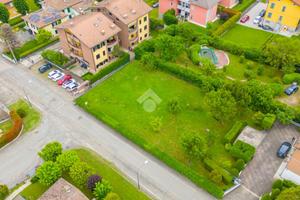 TER. RESIDENZIALE A QUATTRO CASTELLA