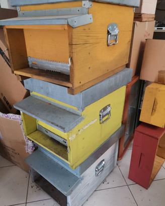 Vario materiale per Apicoltura