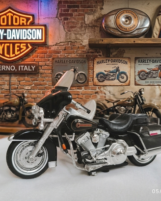 modellino 15 cm harley davidson  sidecar MAISTO