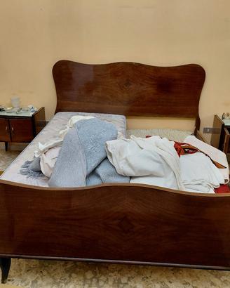 camera da letto vintage più tolettone e "cascia"