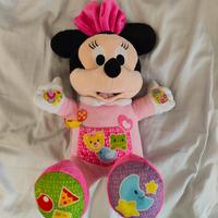 Minnie bambola prime attività 