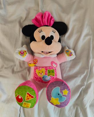 Minnie bambola prime attività 