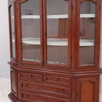 credenza con vetrina