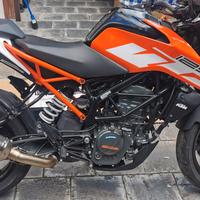 KTM Duke 125 