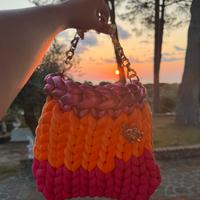 Borsa chunky 3 colori con spilla e tracolla colora