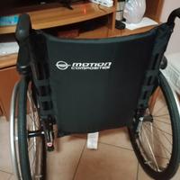 Carrozzina a rotelle superleggera