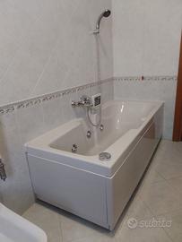 vasca da bagno e rubinetto miscelatore Grohe