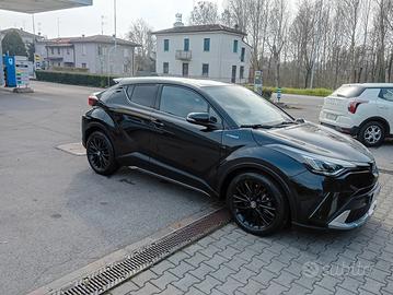 toyota CHR black edition