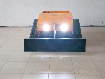 Robot tagliaerba cingolato radio comandato