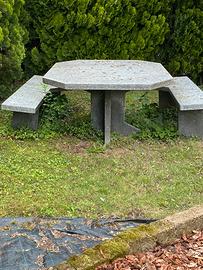 Tavolo da giardino in marmo