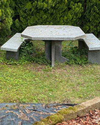 Tavolo da giardino in marmo