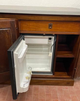 Mobile legno con minibar