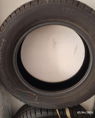 Treno di gomme inutilizzate