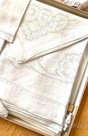 Tovaglia antica con tovaglioli fatta a mano