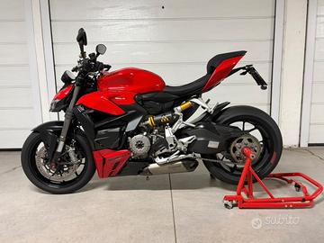 Ducati Streetfighter V2