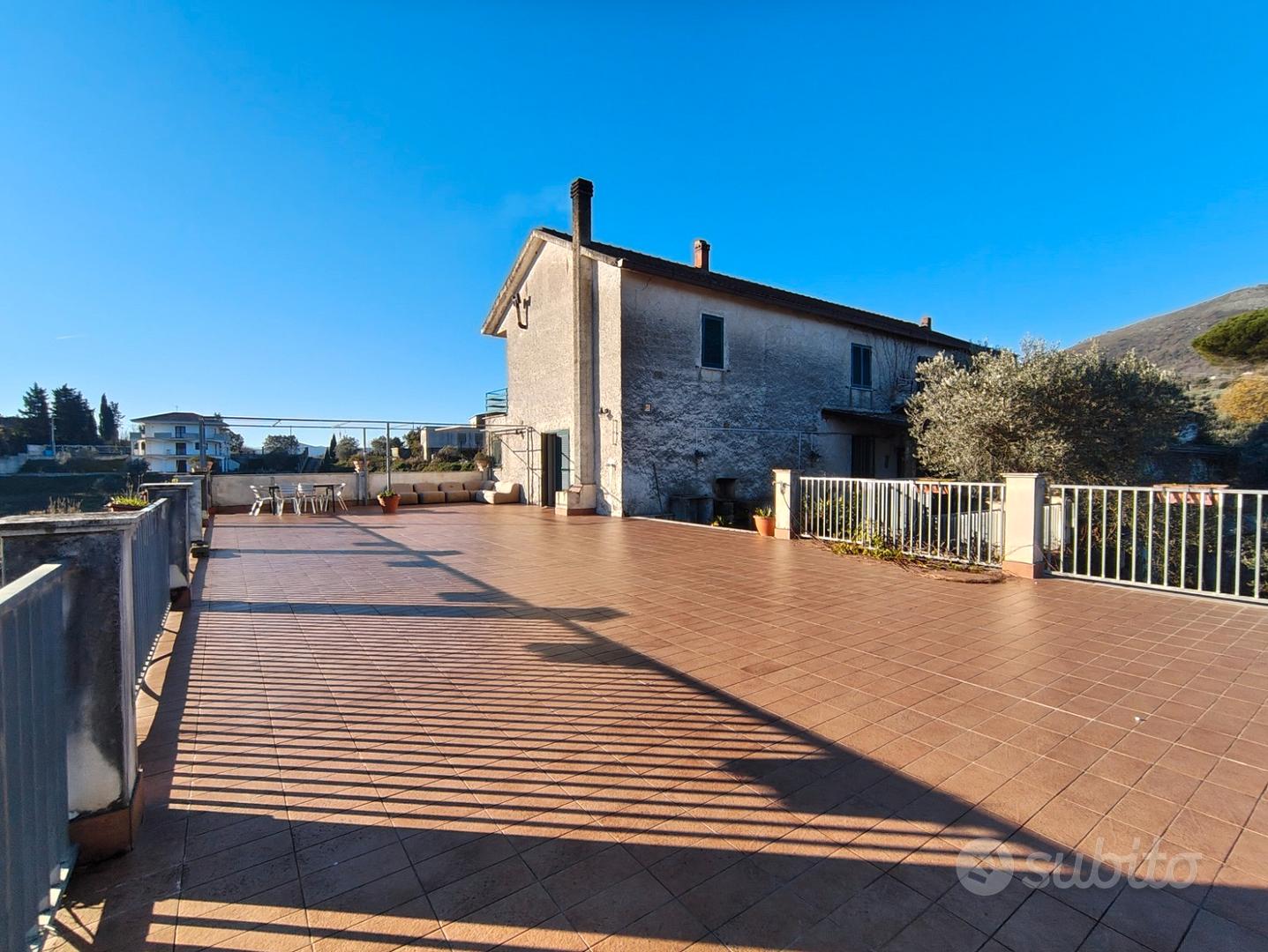 Tenuta panoramica con due abitazioni e terreno - Vista 3