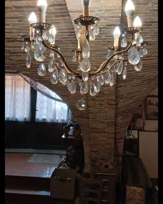 Antico lampadario. "Angolo vintage"
