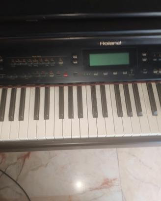 PIANO ROLAND KR 177
