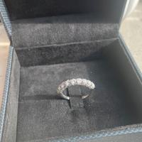 Anello Riviere oro bianco 18Kt, 9 Diamanti e Pavé