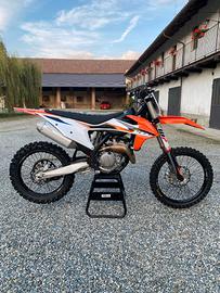KTM SX F 250 anno 2021 ore totali 80
