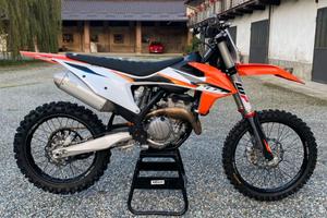 KTM SX F 250 anno 2021 ore totali 80