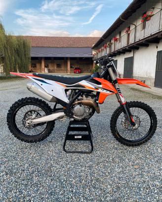 KTM SX F 250 anno 2021 ore totali 80