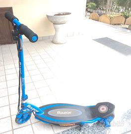 Monopattino elettrico Razor Core e90