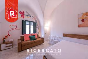 Primo piano ristrutturato a Lizzanello