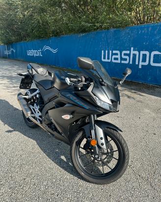 Yamaha YZF-R125 – 2023 – 9.583 km – Akrapovič