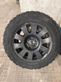 5 cerchioni ricavati dal pieno + pneumatici BF Goo