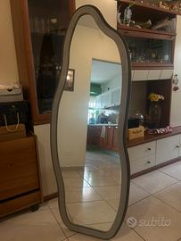 Specchio ornamentale moderno ondulato
