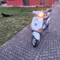 Scooter Piaggio Vespa 50 4T